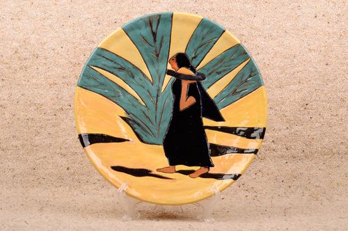 Оригинальная керамическая тарелка расписанная глазурью ручной работы авторская - MADEheart.com