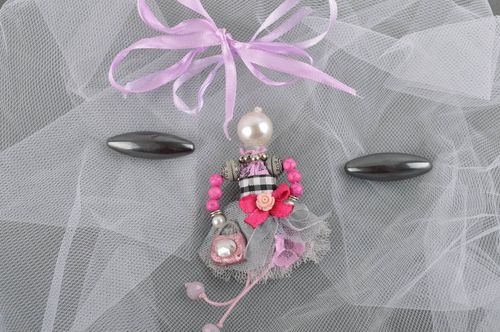 Broche en tissu faite main Bijou pour fille poupée Cadeau original femme - MADEheart.com