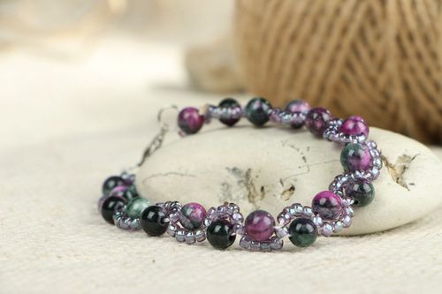 Bracelet with tourmaline and beads - MADEheart.com