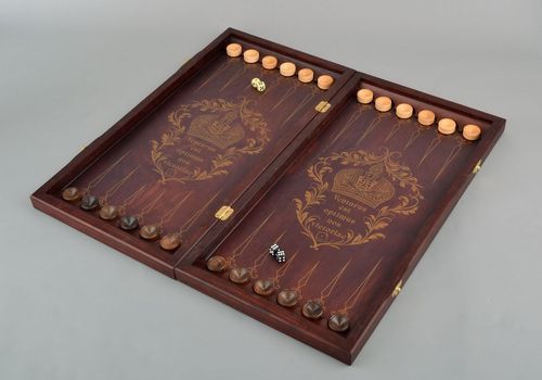Set para jugar a tablas reales, hecho  de madera  - MADEheart.com