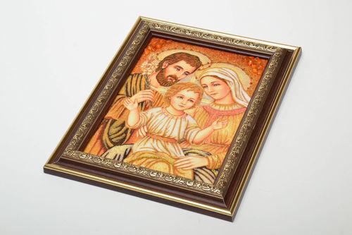 Reproduction icône religieuse avec ambre dans un cadre en bois - MADEheart.com