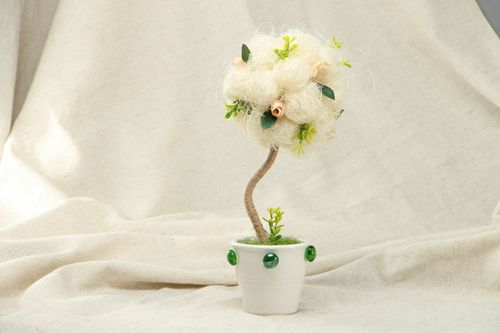 Handmade Topiary Glücksbaum in sanften Farben - MADEheart.com