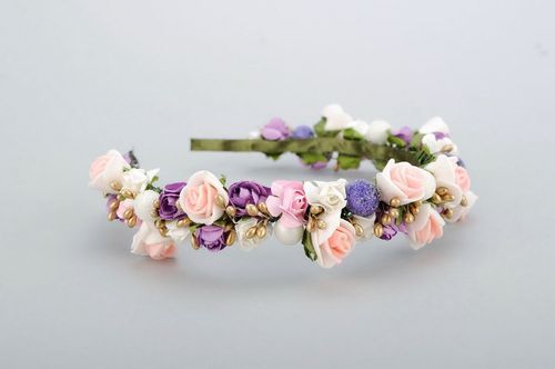 Diadema con rosas artificiales - MADEheart.com
