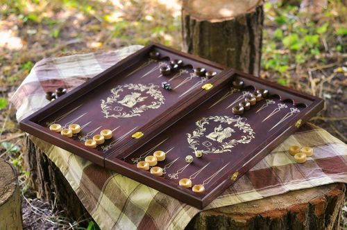 Set para jugar al backgammon de madera  - MADEheart.com