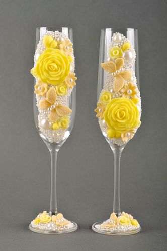 Handmade Champagner Gläser Küchen Deko originelles Geschenk bunt mit Blumen - MADEheart.com