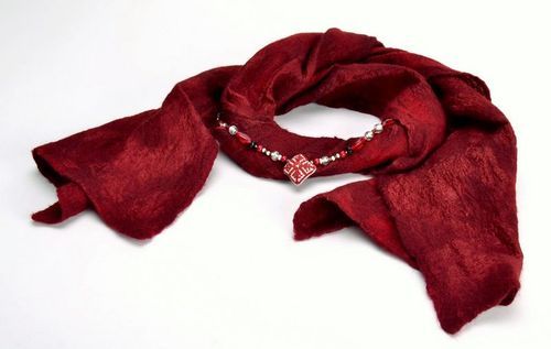 Wine-colored scarf made from wool and silk - MADEheart.com