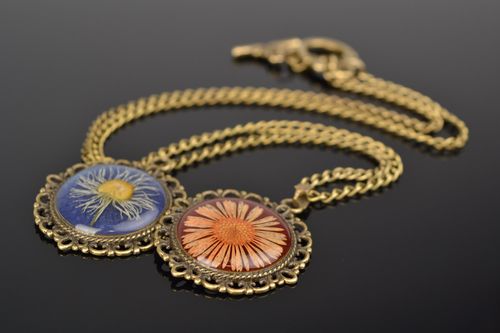 Ciondoli di resina epossidica fatti a mano pendenti originali da donna 2 pz - MADEheart.com