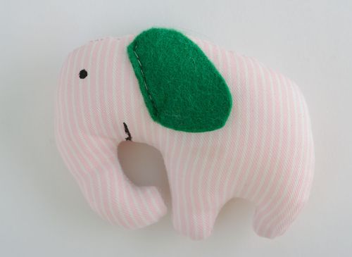 Brinquedo macio de tecido feito à mão para interior Elefante - MADEheart.com