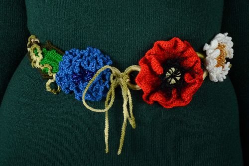 Ceinture tricotée au crochet faite main originale avec fleurs pour femme - MADEheart.com