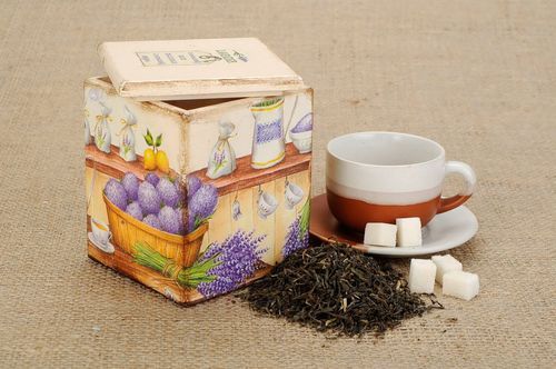 Bunter Behälter für Tee - MADEheart.com