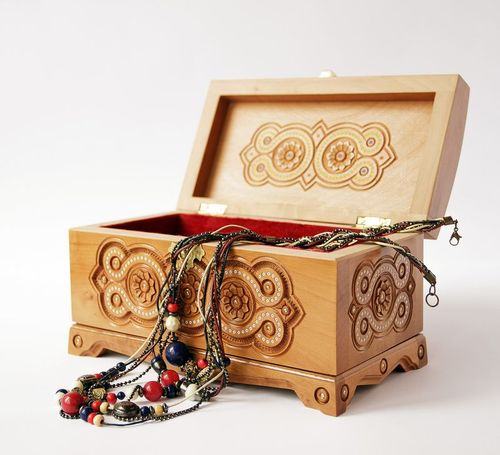 Wooden handmade  jewelry box with carving - MADEheart.com
