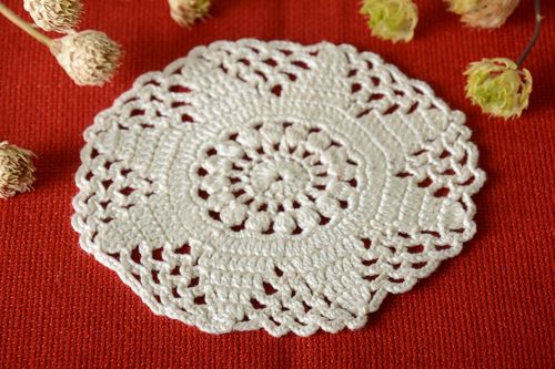 Pequeña servilleta tejida con ganchillo decoración artesanal bordado calado - MADEheart.com