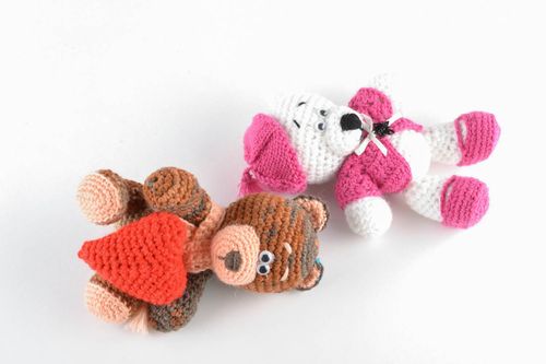 Мягкие вязаные игрушки в виде медвежат - MADEheart.com
