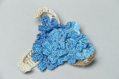 Broche tricotée Hortensia faite main - MADEheart.com