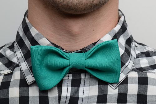 Handmade stylish bow tie sewn of costume fabric of turquoise color for men - MADEheart.com