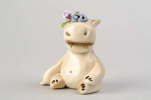 Handgemachte keramische Figur Nilpferd mit Bemalung schön für Kinder - MADEheart.com