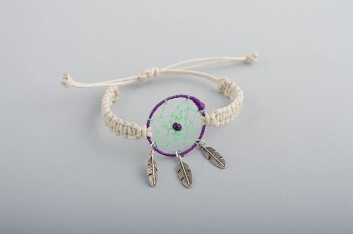 Bracelet artisanal Capteur de rêves tressé de lacet blanc ciré fait main - MADEheart.com
