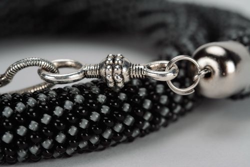 Black bead necklace - MADEheart.com