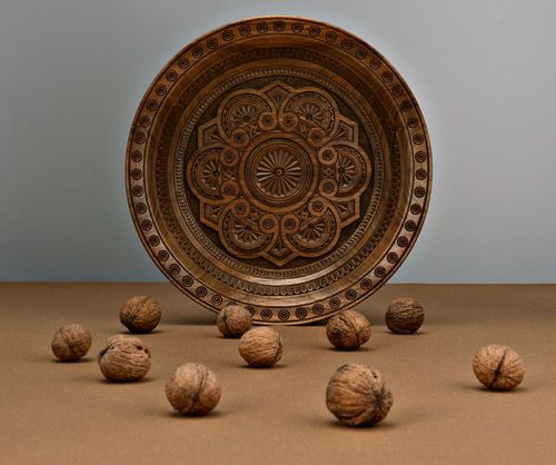 Piatto di legno fatto a mano piatto decorativo intagliato da parete esclusivo - MADEheart.com