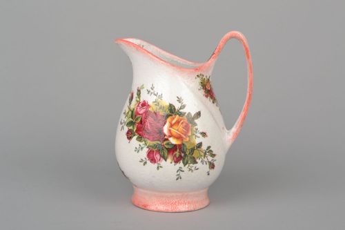 20 oz ceramic water pitcher in floral style in white and rose colors 0,54 lb - MADEheart.com