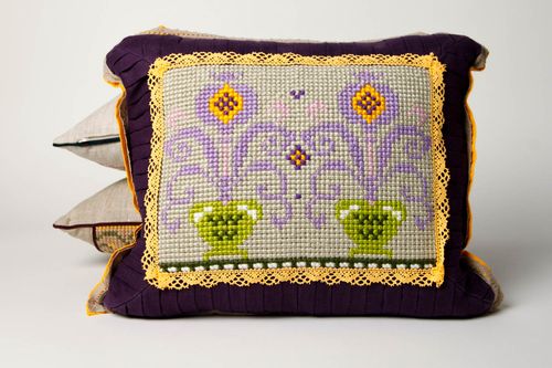 Cojín bordado para sofá hecho a mano objeto de decoración regalo original para a - MADEheart.com