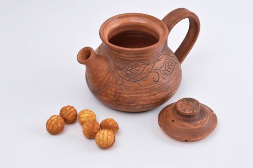 Teekanne aus Keramik handgefertigt Tee Geschirr Küchen Zubehör in Braun - MADEheart.com