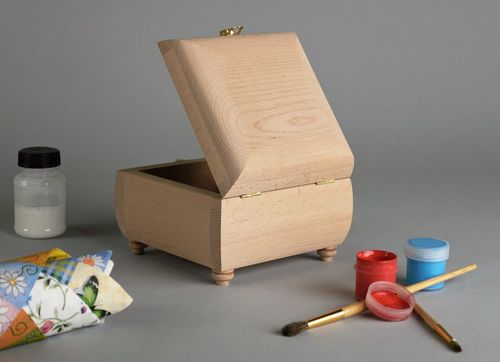 Boîte en bois à décorer en différentes techniques - MADEheart.com