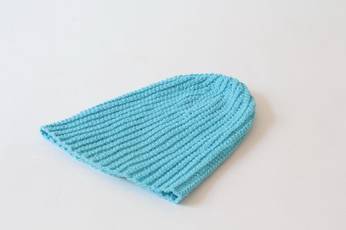 Blue knitted hat - MADEheart.com