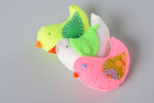 Conjunto de brinquedos macios de tecido feito à mão Pássaros - MADEheart.com