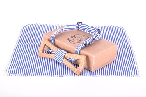 Set: wooden bow tie and handkerchief Sea - MADEheart.com