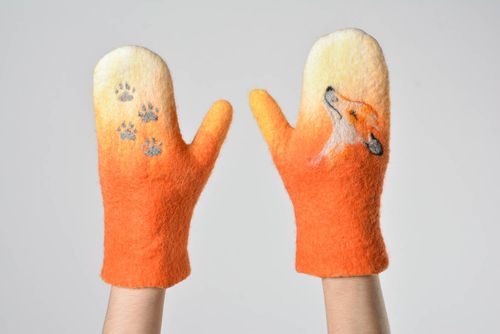 Moufles laine feutrée Vêtement femme fait main orange originales Idée cadeau - MADEheart.com