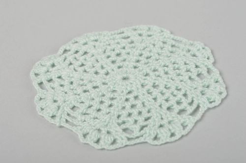 Petit napperon au crochet fait main en fils de coton ajouré Décoration maison - MADEheart.com