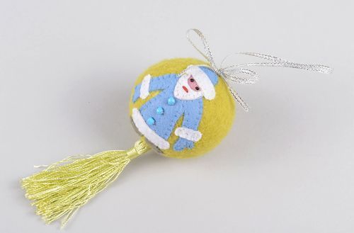 Décoration sapin Boule en laine fait main à suspendre jaune Accessoire Noël - MADEheart.com