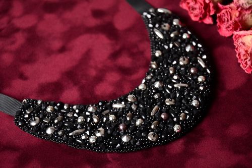 Колье из бисера украшение ручной работы черное ожерелье из бисера на завязках - MADEheart.com