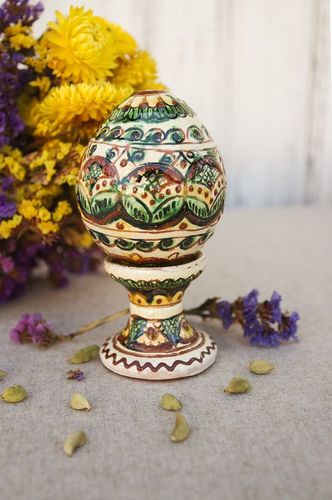 Huevo de Pascua de cerámica con soporte - MADEheart.com