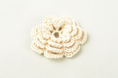 Fleur tricot fait main Fourniture bijoux couleur beige Loisirs créatifs - MADEheart.com