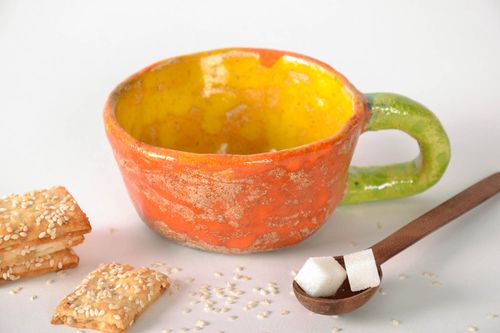 Chávena artesanal moldada de argila e revestida com esmalte para decoração da cozinha - MADEheart.com
