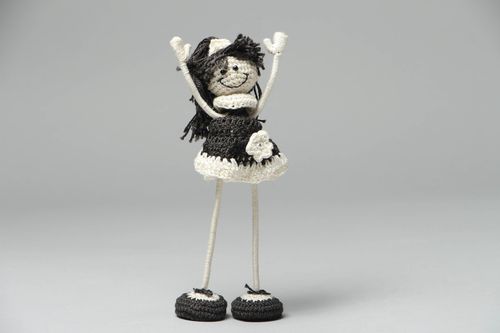 Bambola a maglia fatta a mano pupazzo morbido giocattolo da bambine a uncinetto - MADEheart.com