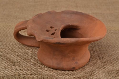 Cendrier en argile fait main original avec anse pratique technique de poterie - MADEheart.com