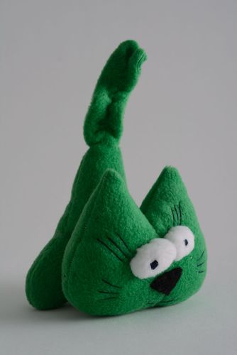 Brinquedo macio feito à mão de fleece Gatinho - MADEheart.com