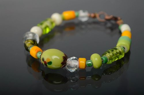 Bracelet en perles au chalumeau avec ornements - MADEheart.com