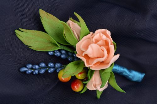 Botonier de boda para damas o novio con flores artificiales hecho a mano de foam - MADEheart.com