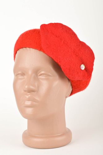 Béret femme fait main Bonnet laine Vêtement femme design de créateur rouge - MADEheart.com