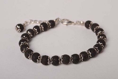 Link black beads bracelet with silver insiders - MADEheart.com
