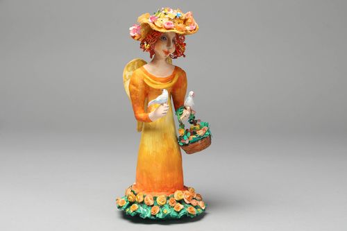 Statuette décorative jouet en papier mâché en forme de fée faite main - MADEheart.com