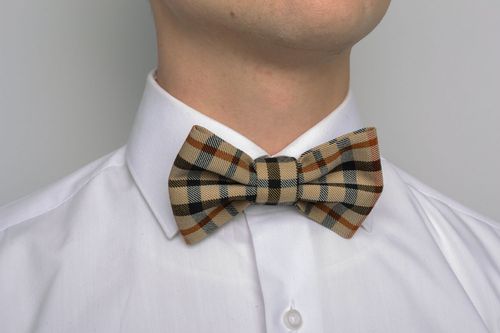 Homemade textile bow tie - MADEheart.com