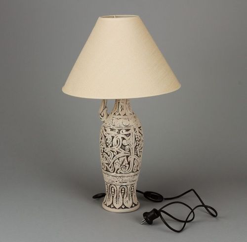 A lâmpada de barro Ânfora - MADEheart.com