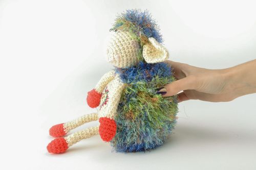 Giocattolo a maglia fatto a mano pupazzo morbido a forma di pecorella da bambini - MADEheart.com