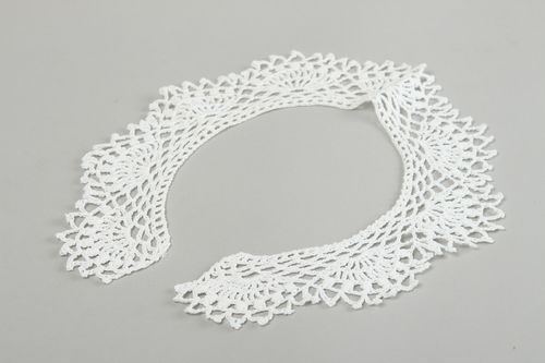 Col blanc Accessoire fait main tricoté en fils de coton au crochet Cadeau femme - MADEheart.com