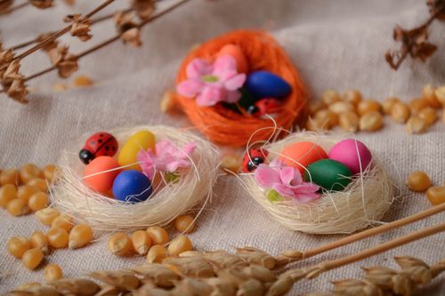 Fridge magnet Easter Nest with Eggs - MADEheart.com